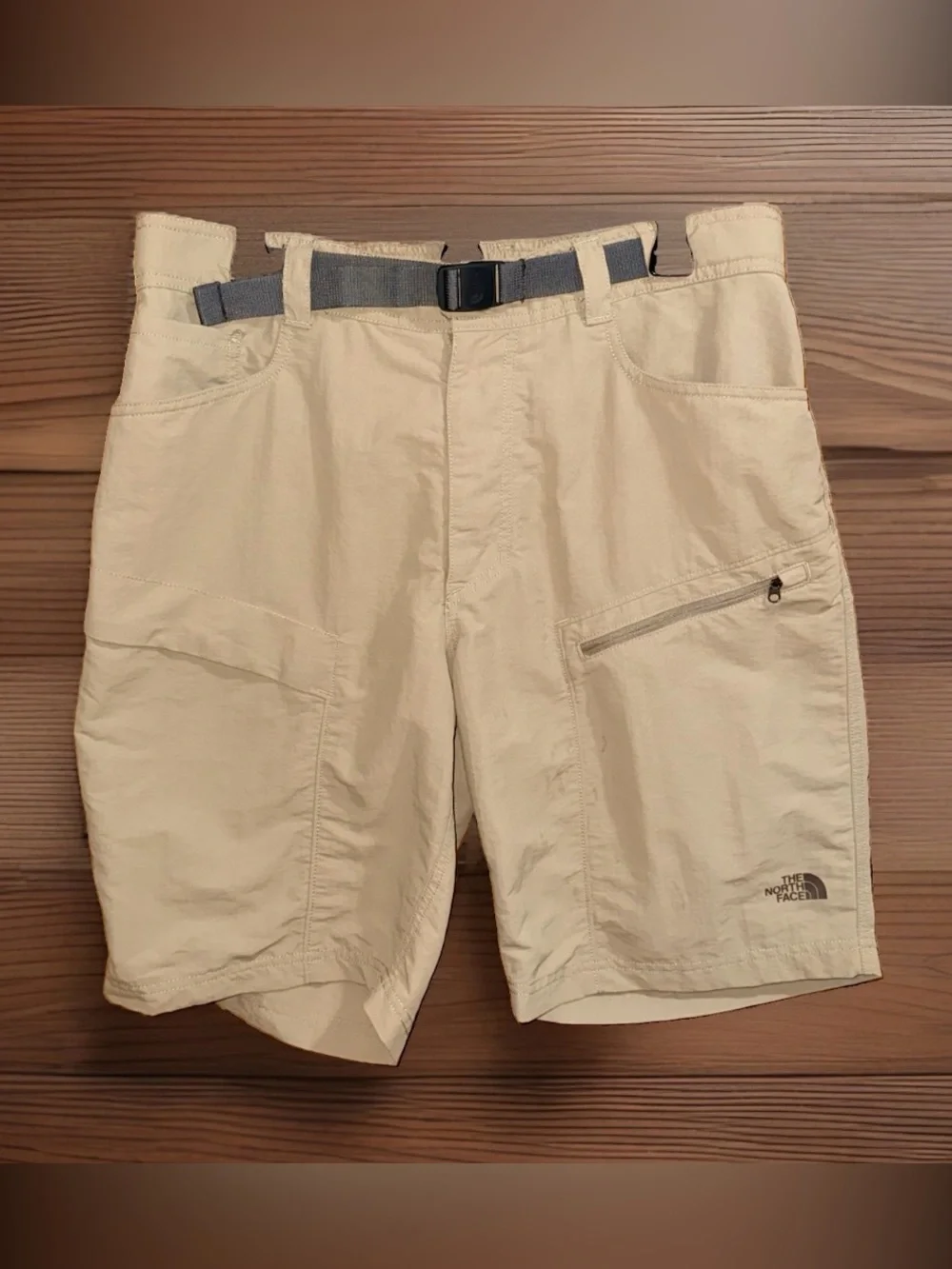 The North Face Men's Khaki Modern Cargo Shorts with Gray Belt-M-EC